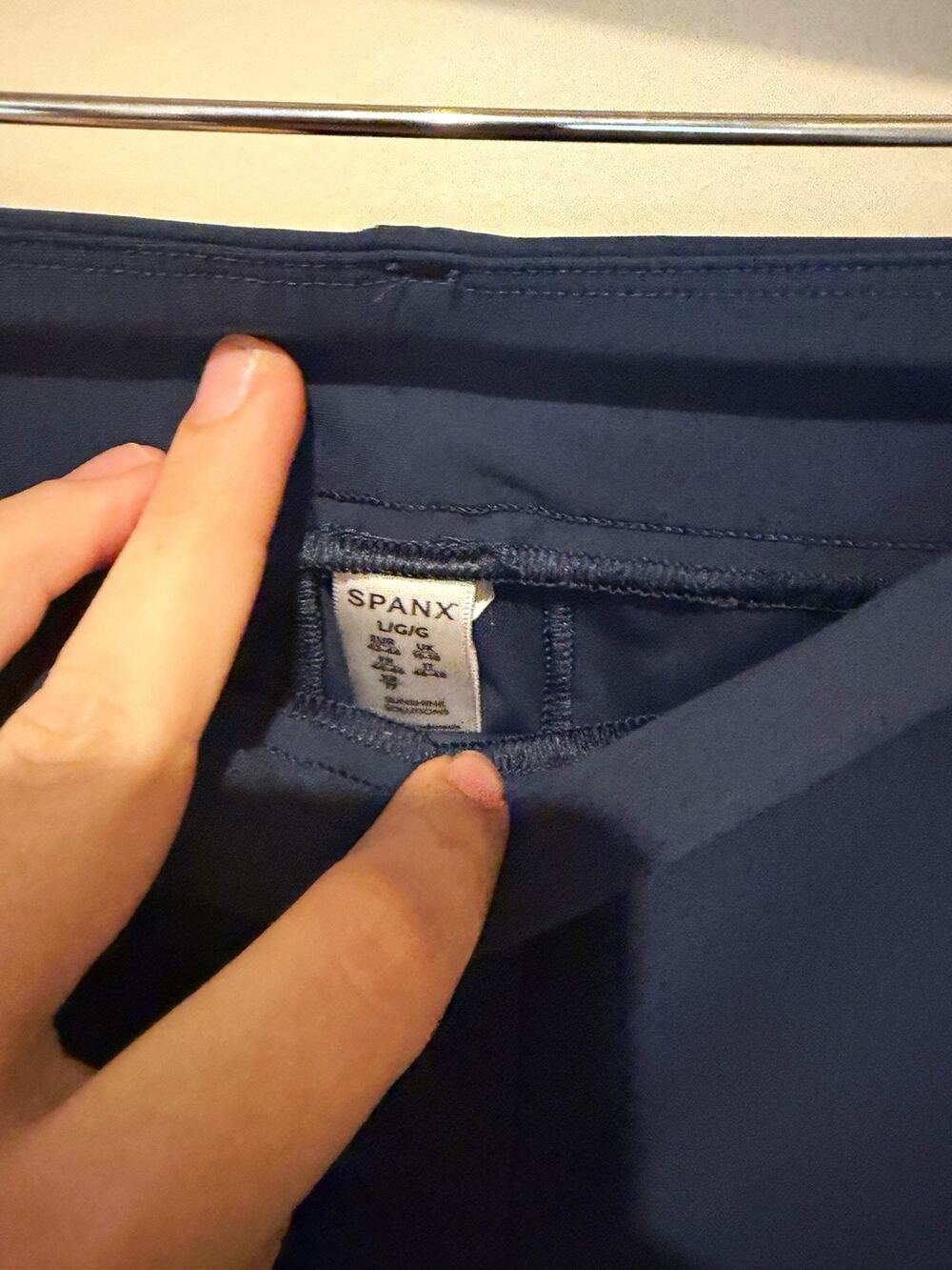 SPANX Women's Blue Solid Chino Shorts Regular Size L Flat Front